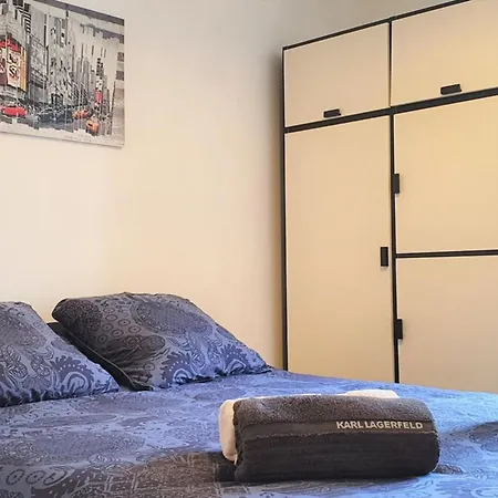 Le New Town - Balcony - City Center Apartment *